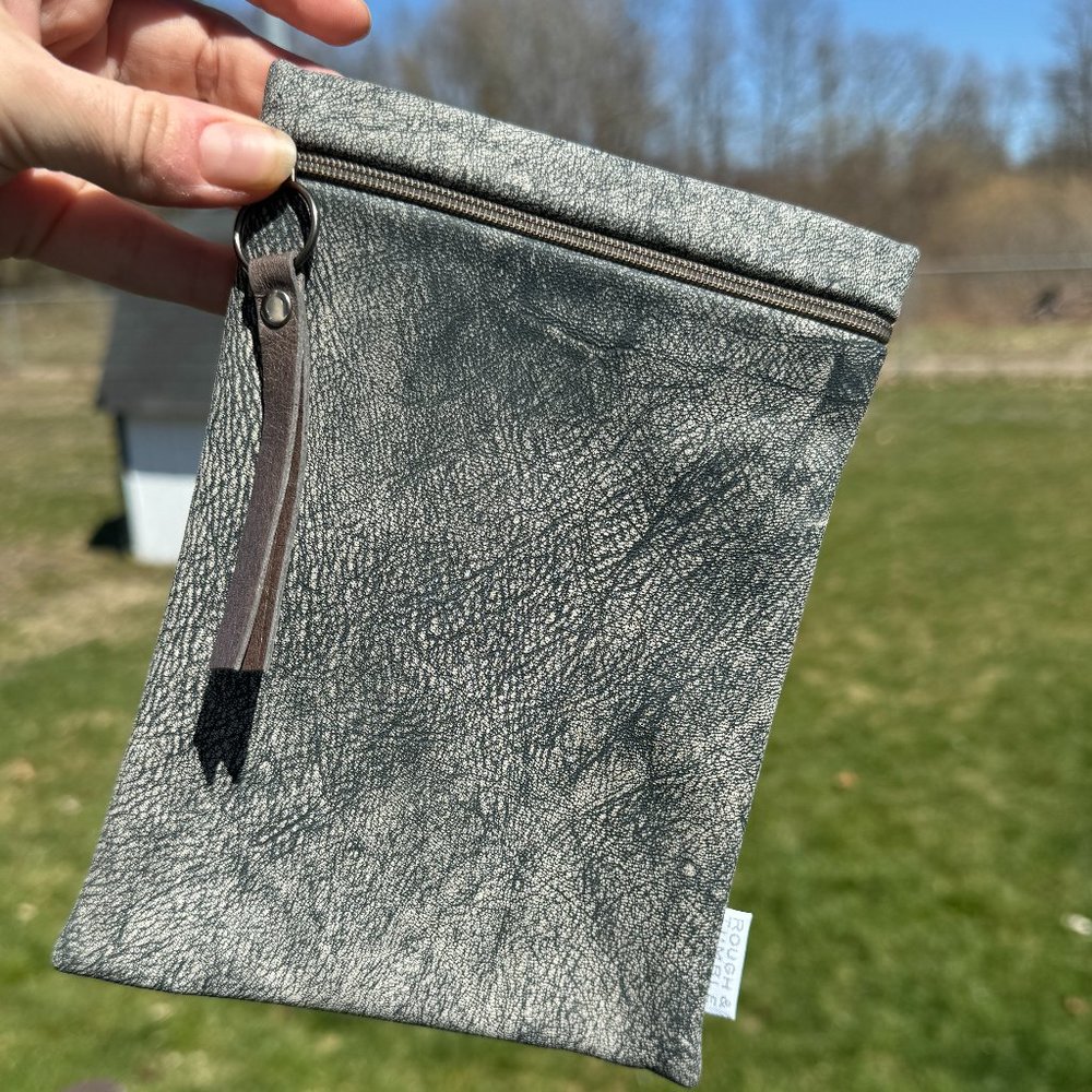 Rough & Tumble BNNU/EUC Elephant Ear + wolf Slip Case Tall